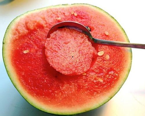 吃瓜洗都不洗的贵州网红,贵州网红“吃瓜洗都不洗”现象揭秘  第2张